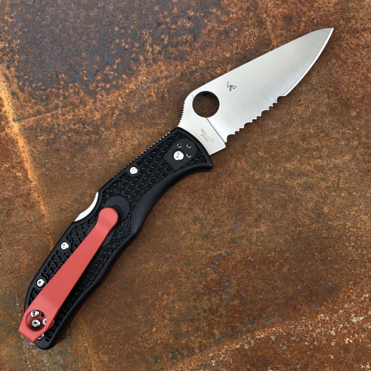 Spyderco Endela Black FRN Thin Red Line CombinationEdge VG-10 Red Deep Carry Titanium Clip