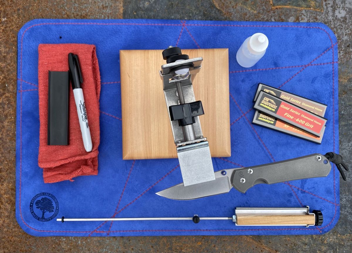 KME Sharpeners Knife Sharpening System, Standard Stone Kit, Plastic Case -  KnifeCenter - KF-S - Discontinued